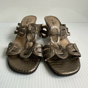 Life Stride Gold Metallic Heeled Sandals Size 8 Dressy Classy Elegant Summer
